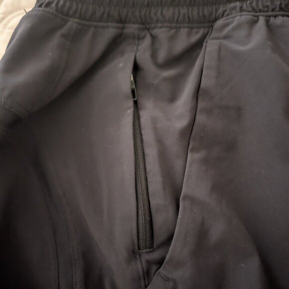 Lululemon Men's Linerless Short 7” Inseam, Size Small, Black - Picture 4 of 5